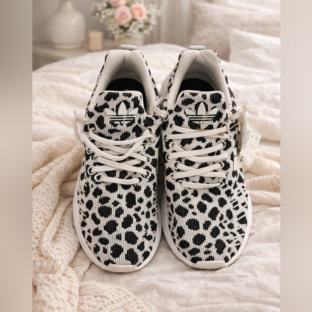 Adidas Swift Run Sneakers NWT Cream Brown Leopard Print Womens  Shoes - 9.5
